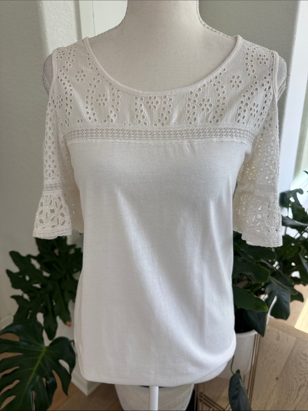 Ralph Lauren Cream Lace Yoke Cold-Shoulder Top - Spring Size XS Cotton - Picture 8 of 11
